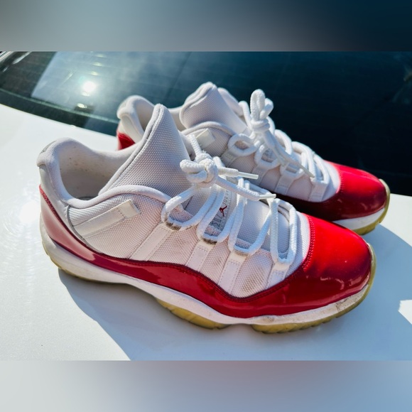 Jordan 11s - Picture 2 of 6
